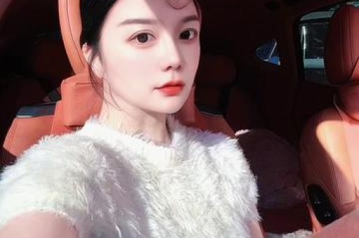 炸裂！司晓迪凌晨甩黑色吊带美照评论区从吃瓜到吐槽吵翻了天